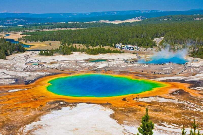 Lodging at Old Faithful Yellowstone&Grand Teton 5-Day Tour - Day 2: The Drive into Yellowstone
