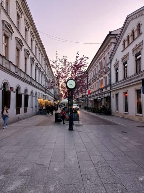 Lodz: Industrial Heritage Walking Tour with Guide - Exploring Lodz: Industrial Heritage Walking Tour with Guide
