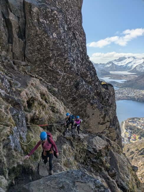 Lofoten: Climb Svolværgeita with a certified tour guide and experience the adventure! - FAQ
