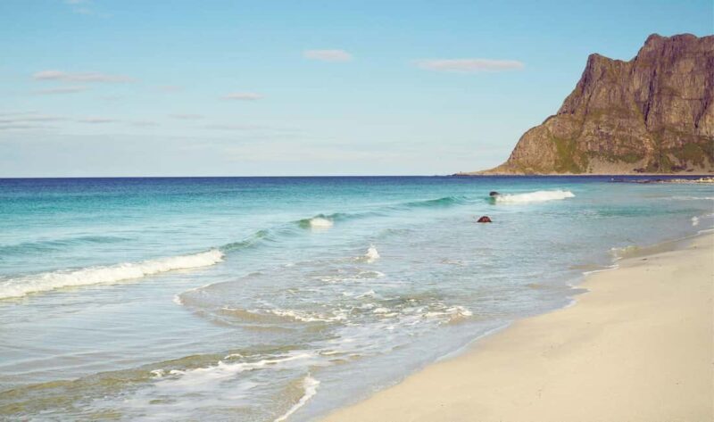 Lofoten: Full-Day Tour with a Local Chinese-Speaking Guide - Discovering Lofoten’s Natural Beauty and Charming Villages