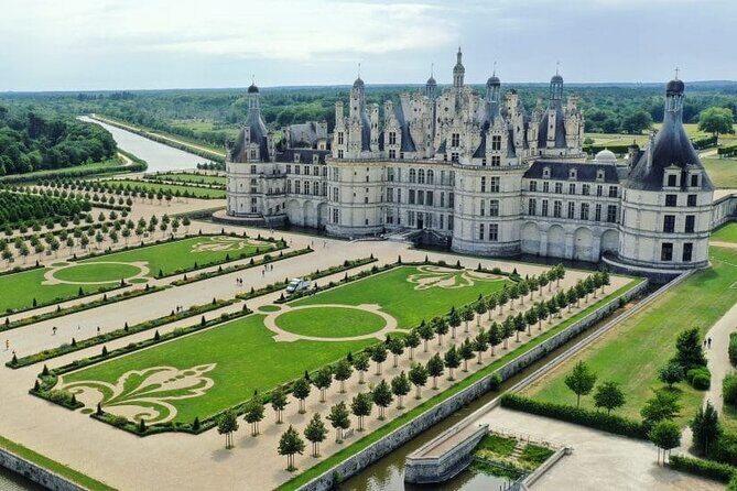 Loire Castles with Wine Tasting Private trip from Paris - Key Points