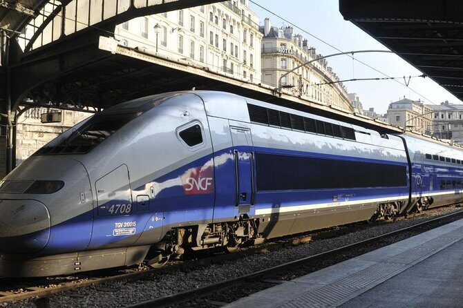 Loire Valley 2 Days private tour all inclusive from Paris with train tickets - Frequently Asked Questions