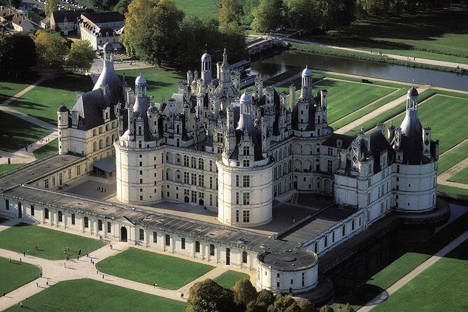 Loire Valley Castles Guided Day Trip from Paris in minivan - Key Points