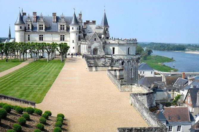 Loire Valley Castles VIP Private Tour: Chambord, Chenonceaux, Amboise - Analyzing the Cost and Value