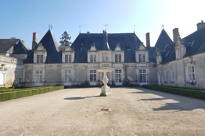 Loire Valley Day Tour Chambord and Chenonceau plus Lunch at a Private Castle - The Itinerary in Detail