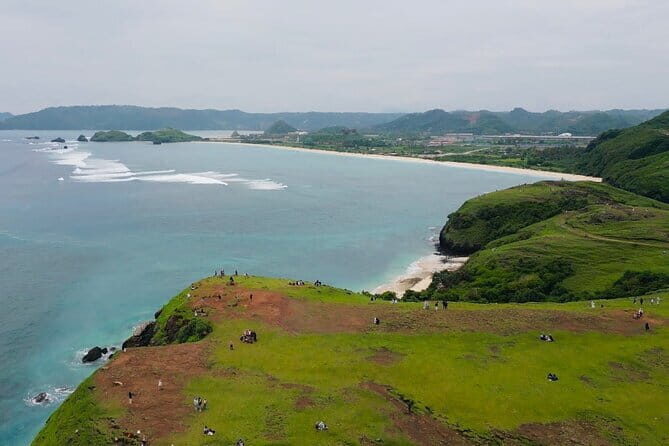 Lomboks Sasak Culture Tour to Merese Hill and Tanjung Aan Beach - Exploring Lomboks Sasak Culture and Stunning Coastal Views