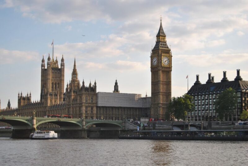 London: 3-Hours Private Walking Tour - What to Expect from the Guides