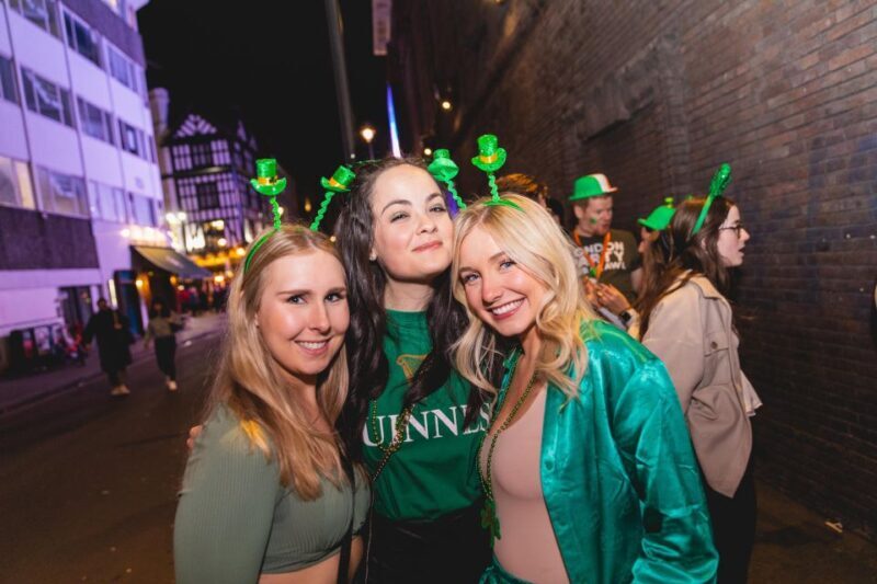 London: 4 Soho Nightclubs Crawl - The Guides and Group Atmosphere