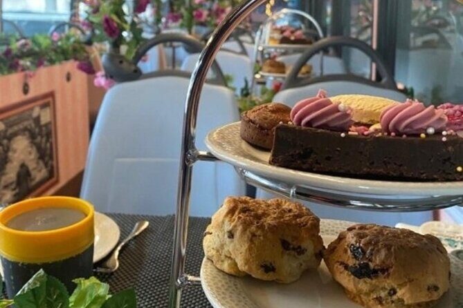 London Afternoon Tea Bus and Panoramic Tour on Lower Deck - FAQs