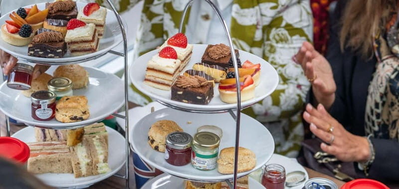 London: Afternoon Tea Bus & Buckingham Palace Entry Option - An In-Depth Look at the London Afternoon Tea Bus Tour