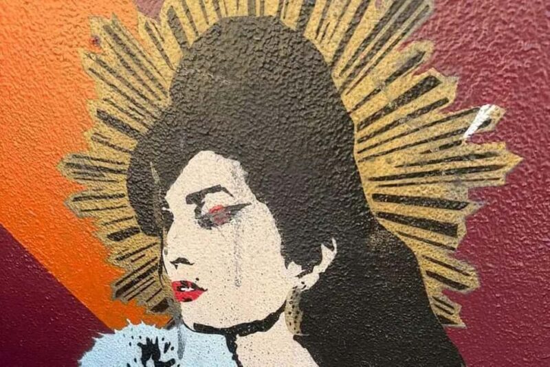 London: Amy Winehouse Bar Tour with Drinks and Snacks - Exploring Camden Through Amy Winehouse’s Eyes