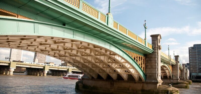 London: App-Based Walking Tour with 30 Stops - Why This Tour Stands Out