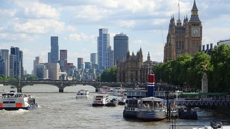 London: Boat Show Comedy Club Experience - Who Will Love This Experience?