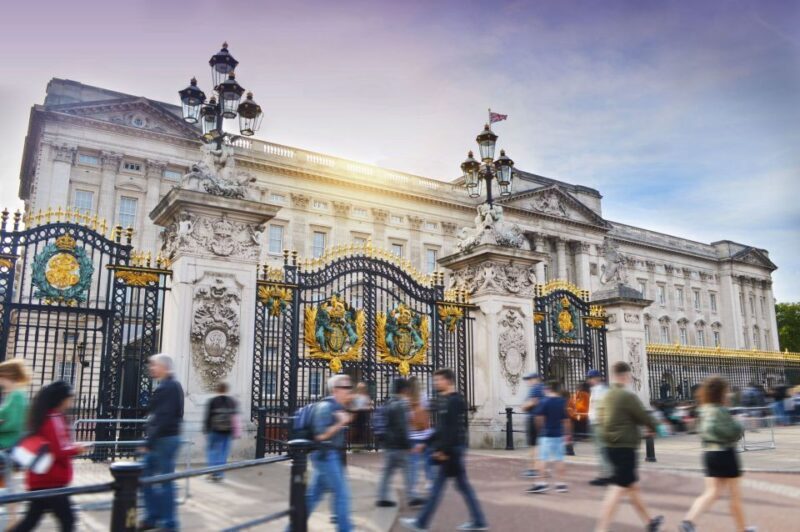London: Buckingham Palace & Changing of the Guard Experience - Who Should Consider This Tour?