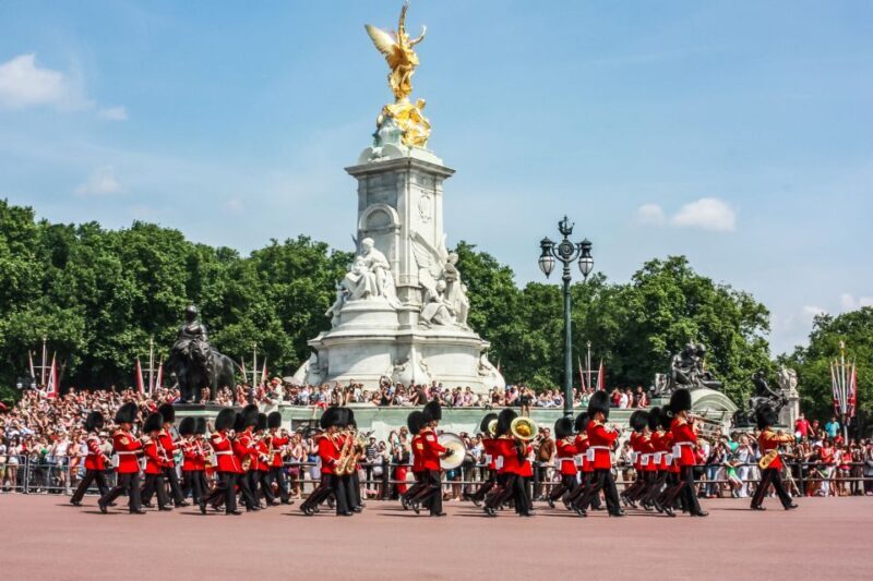 London: Buckingham Palace Entry & Changing of the Guard Tour - FAQ
