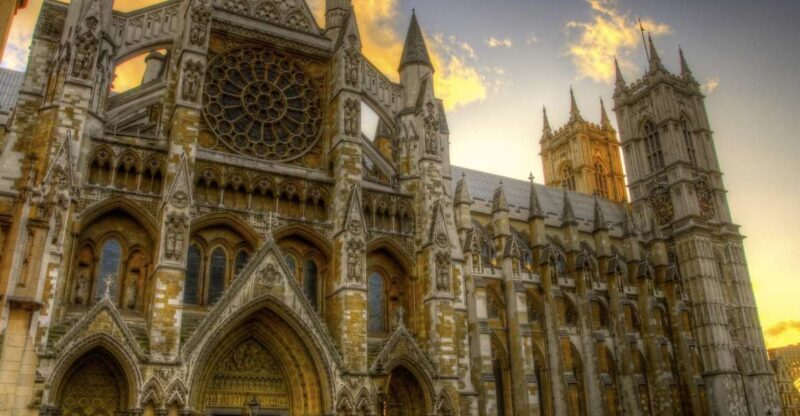 London: Buckingham Palace, Westminster Abbey & Big Ben Tour - Trafalgar Square and Whitehall