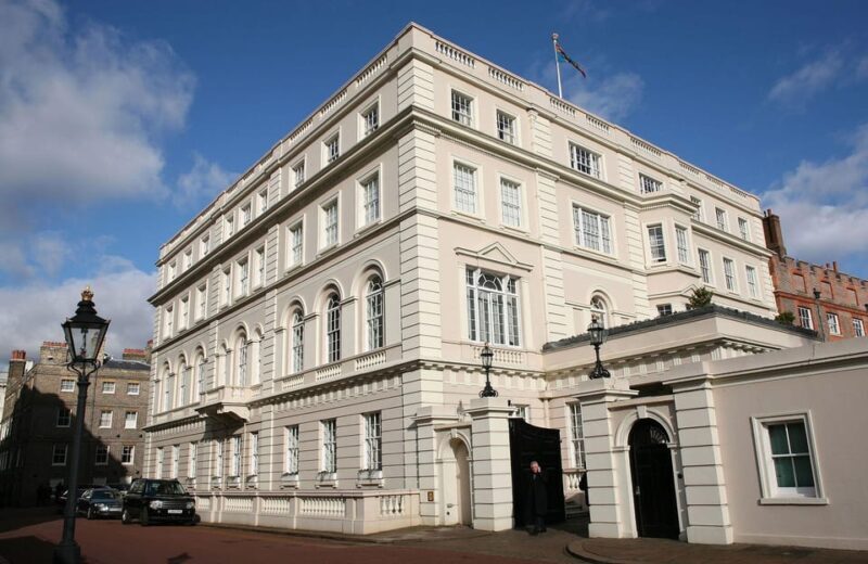 London: Changing of the Guard and Royal Palaces Walking Tour - Who Will Love This Tour?