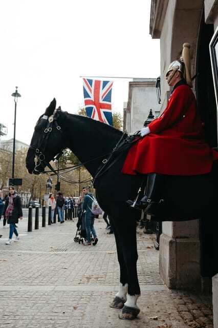 London: Changing of the Guard Experience and Landmarks Tour - Meeting and End Points