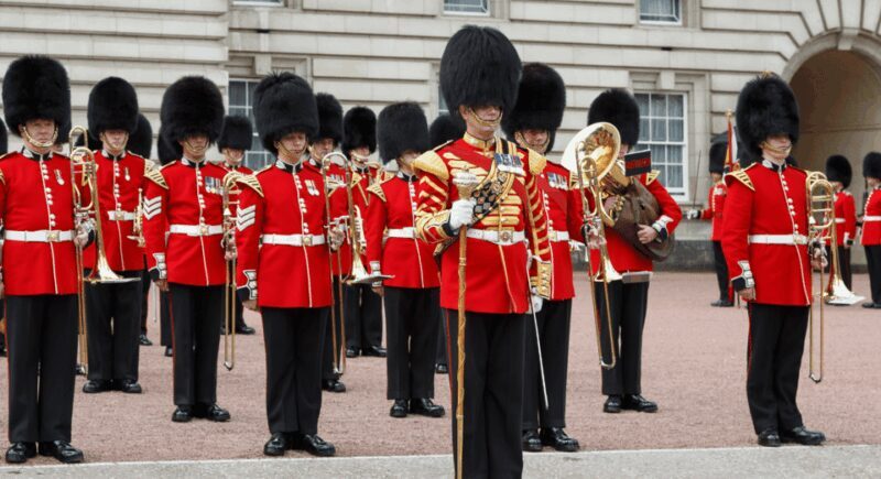 London: Changing of the Guard & Royal London Walking Tour - Key Points