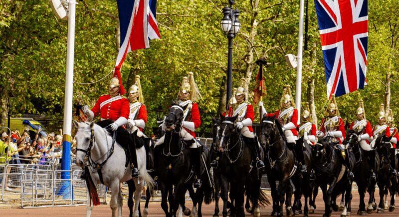 London: Changing of the Guard & Royal London Walking Tour - How the Tour Works and What to Expect