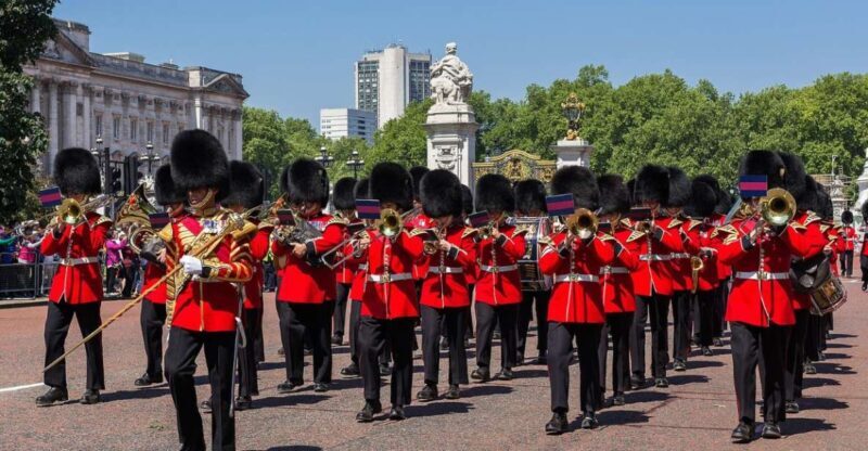 London: Changing of the Guard Walking Tour - What to Expect from the Changing of the Guard Walking Tour