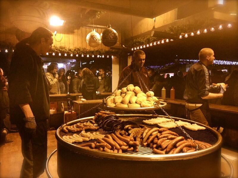 London: Christmas Lights & Bites Tour - A Deep Dive Into the Experience