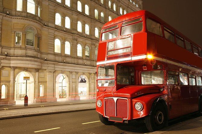 London Christmas Lights Tour by Vintage Double-Decker Bus - Commentary & Guides