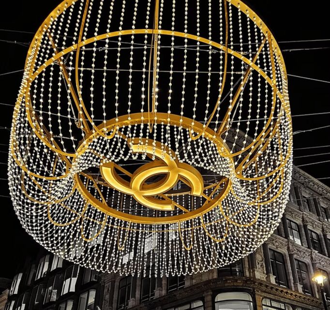 London: Christmas Lights Walking Tour - The Experience in Detail