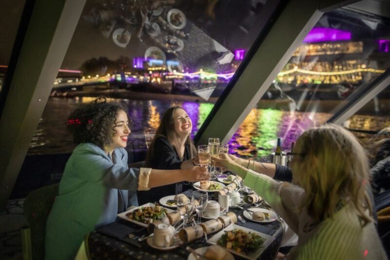 London: Christmas Party Dinner Cruise - FAQs