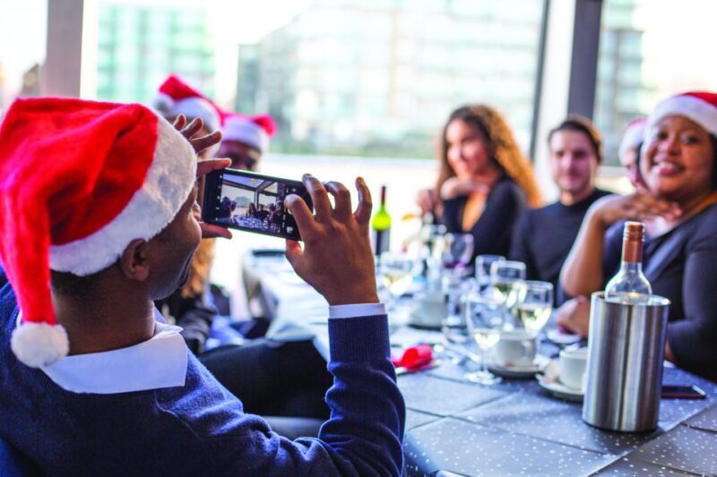 London: Christmas Party Lunch Cruise - Who Would Enjoy This?
