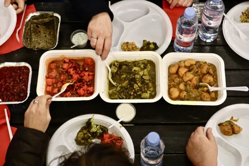 London: East End & Shoreditch Street Food Tour with 6 Dishes - The Guides: Knowledgeable and Engaging