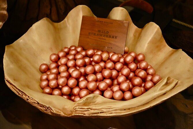 London East End Walking Food Tour With Secret Food Tours - The Guides: Knowledge, Humor, and Local Charm