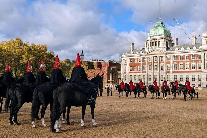 London Essential 2 hour introductory Walking Tour With a Londoner - Key Points