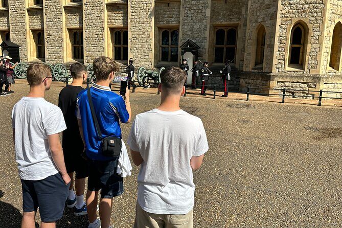 London for Kids Full Day with Westminster Abbey & Tower of London - FAQ