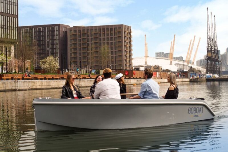 London: GoBoat Rental in Canary Wharf with London Docklands - The Itinerary in Detail