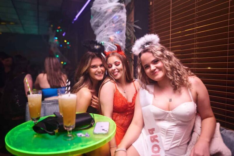 London: Halloween Pub Crawl with Afterparty - Practical Details and Tips