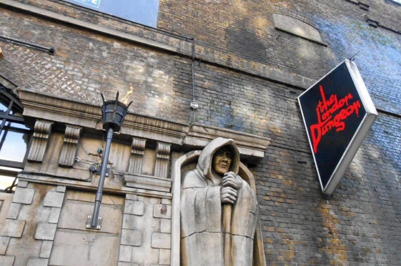 London: Harry Potter Walking Tour & the London Dungeons - An In-Depth Look at the Tour Experience