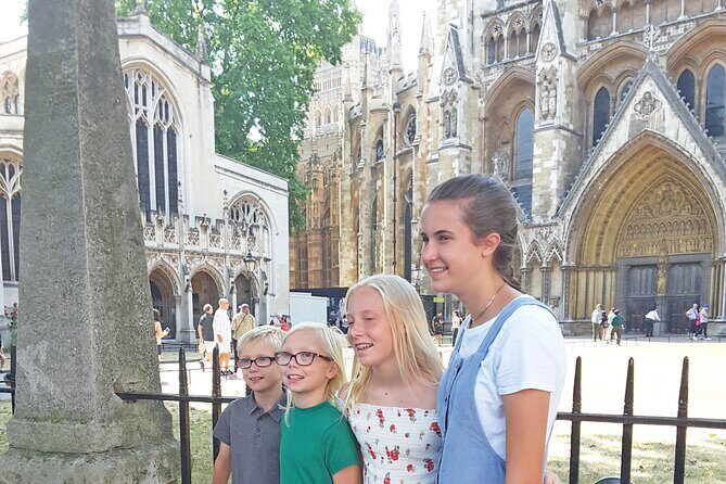 London Highlights Family-Friendly Walking Tour with Top Guide - Exploring Londons Top Sights on a Family-Friendly Walking Tour