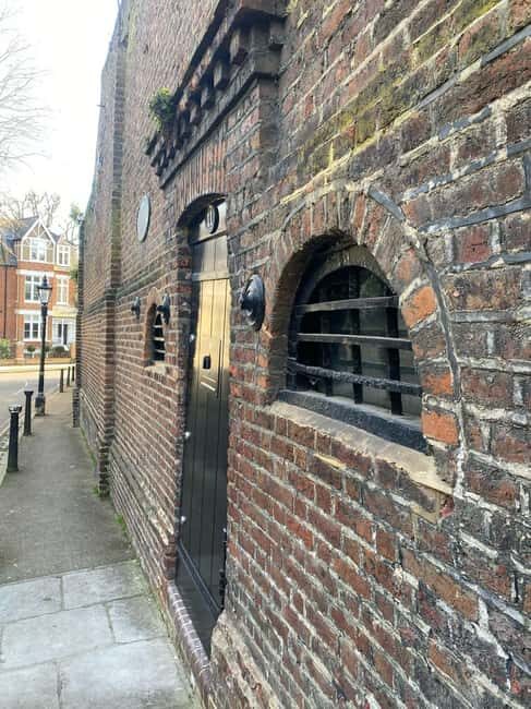London: Historic Homes of Hampstead Village Walking Tour - Practical Details & Value