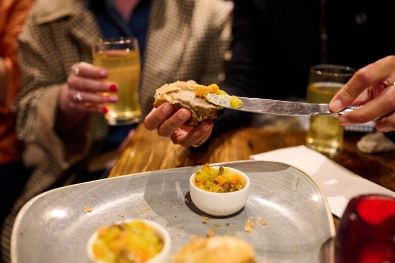 London: Historic Pubs, British Ales & Classic Dishes - Key Points