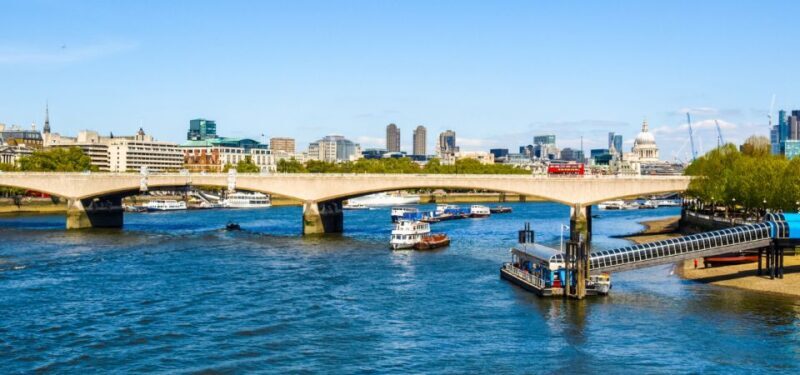 London: Historical Walking Tour in Westminster with an APP - FAQ