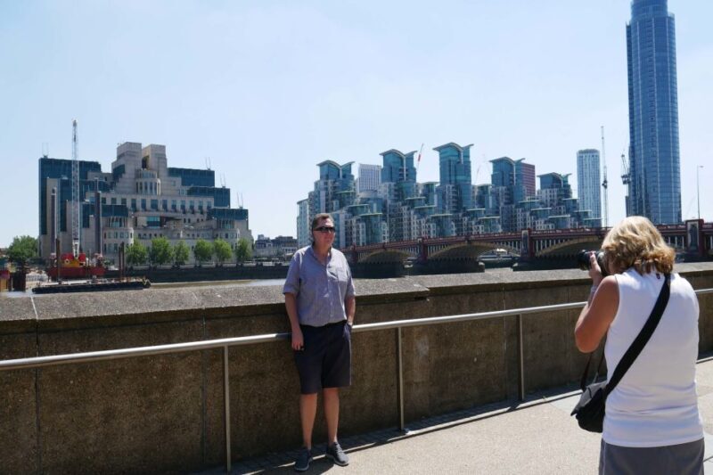 London: James Bond Filming Locations Bus Tour - Key Points