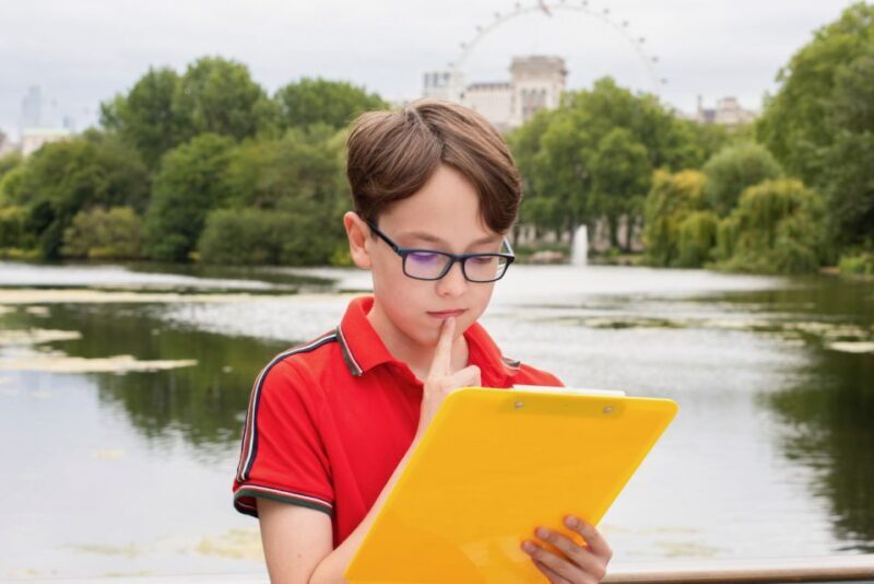 London: Kids Activity Tour in English or German - Key Points