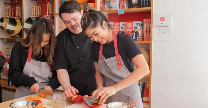 London: Korean Bibimbap Cookery Class with Wine - London: Korean Bibimbap Cookery Class with Wine – A Practical and Delicious Culinary Experience