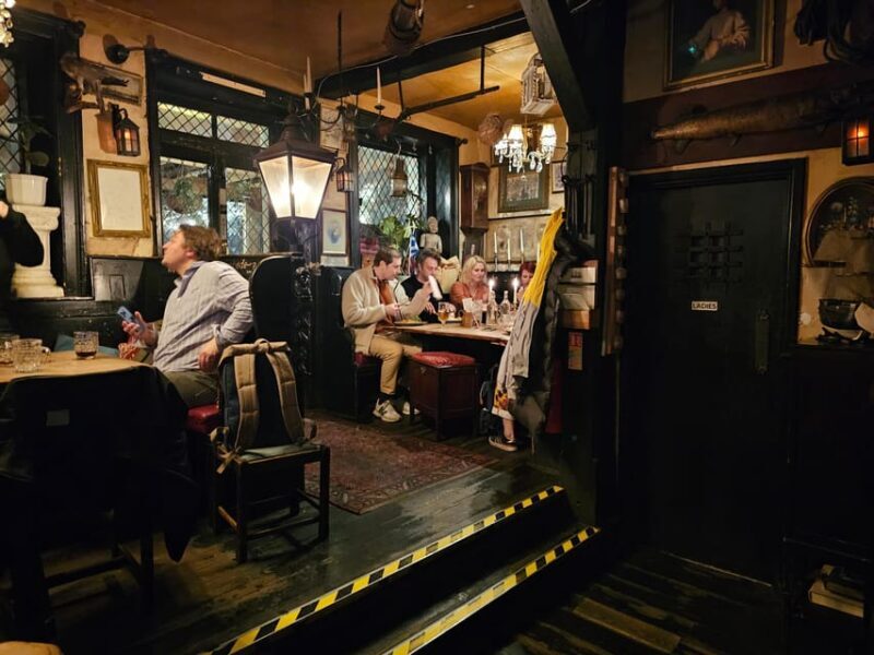 London: Pilgrims and Pirates Historical Pub Tour - The Stories that Bring the Past to Life