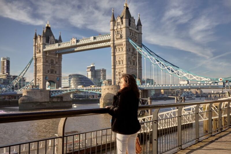 London: Private 30-Minute Photo Shoot at Tower Bridge - What You Can Expect from This Photoshoot