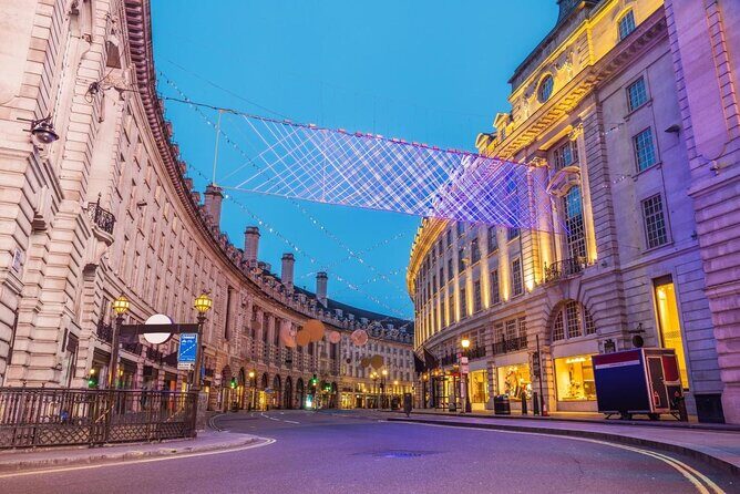 London Private Christmas Lights Taxi Tour with Pick Up - Key Points