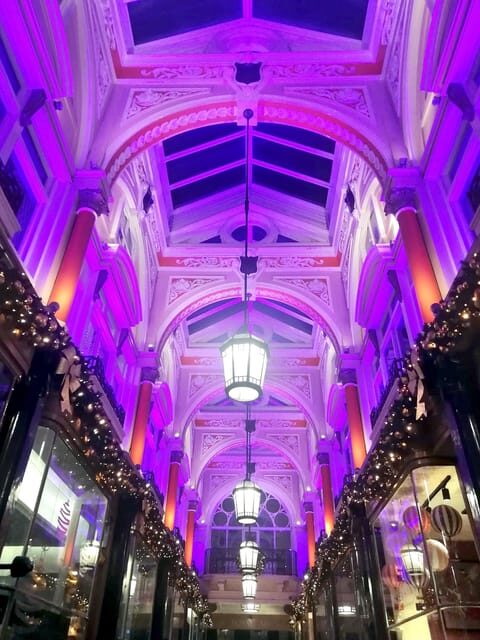 London: Private Festive lights walking tour with a local - FAQ