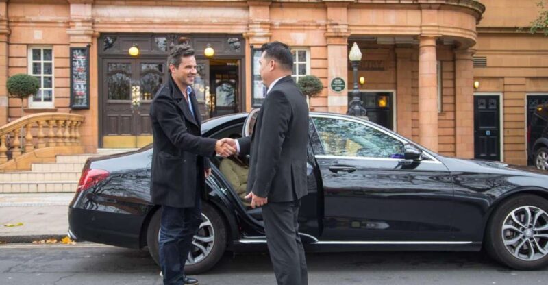 London: Private Royal Tour with Changing of the Guard - A Closer Look at the Tour Experience