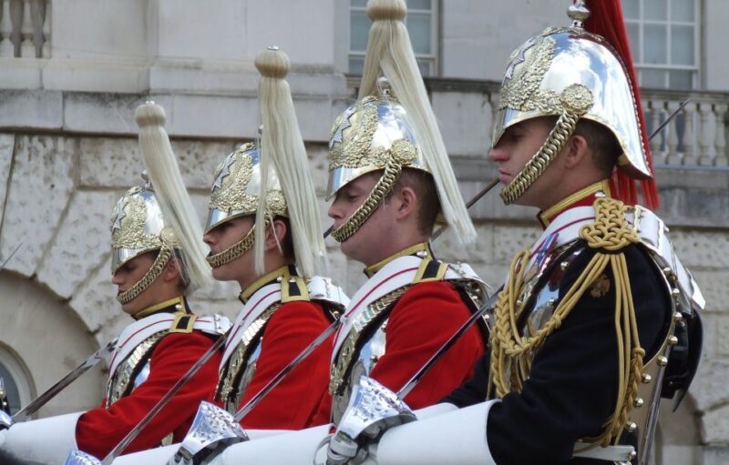 London: Private Royal Tour with Changing of the Guard - FAQ